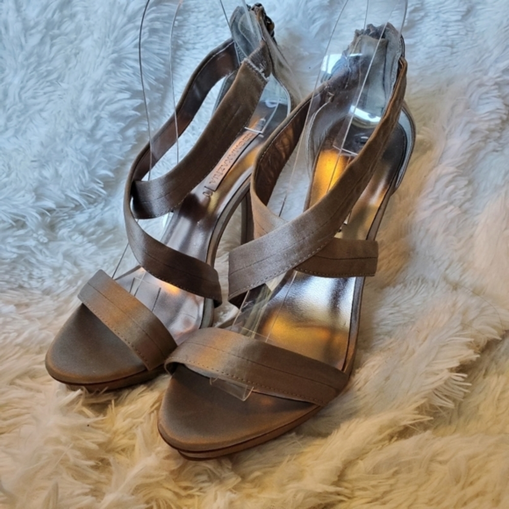 BCBGMAXAZRIA‎ satin strappy heels nwot